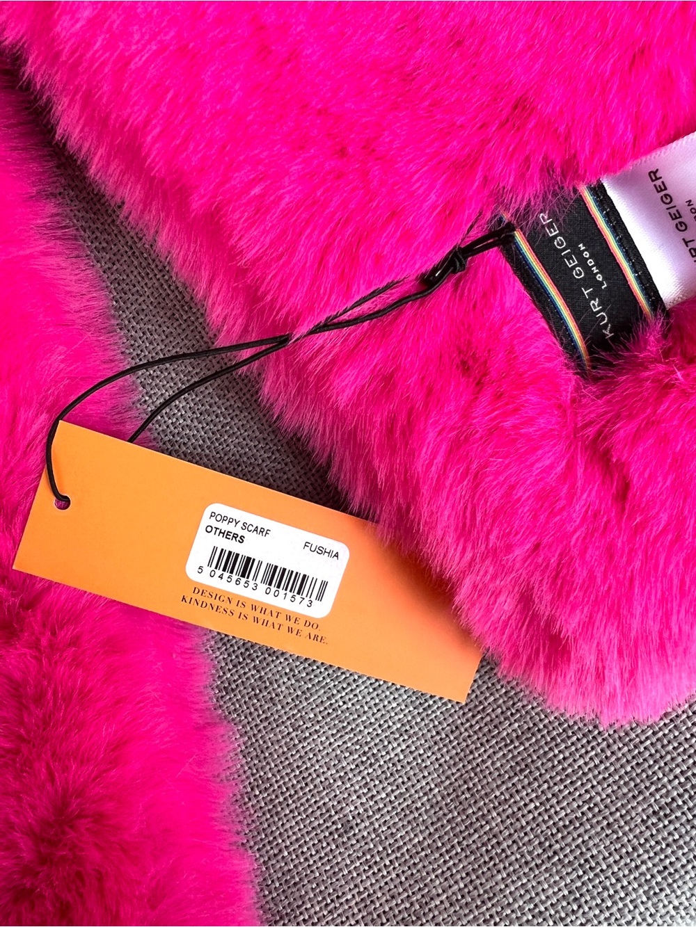 Kurt Geiger Poppy Pull Through faux fur scarf pink - Picture 6 of 12